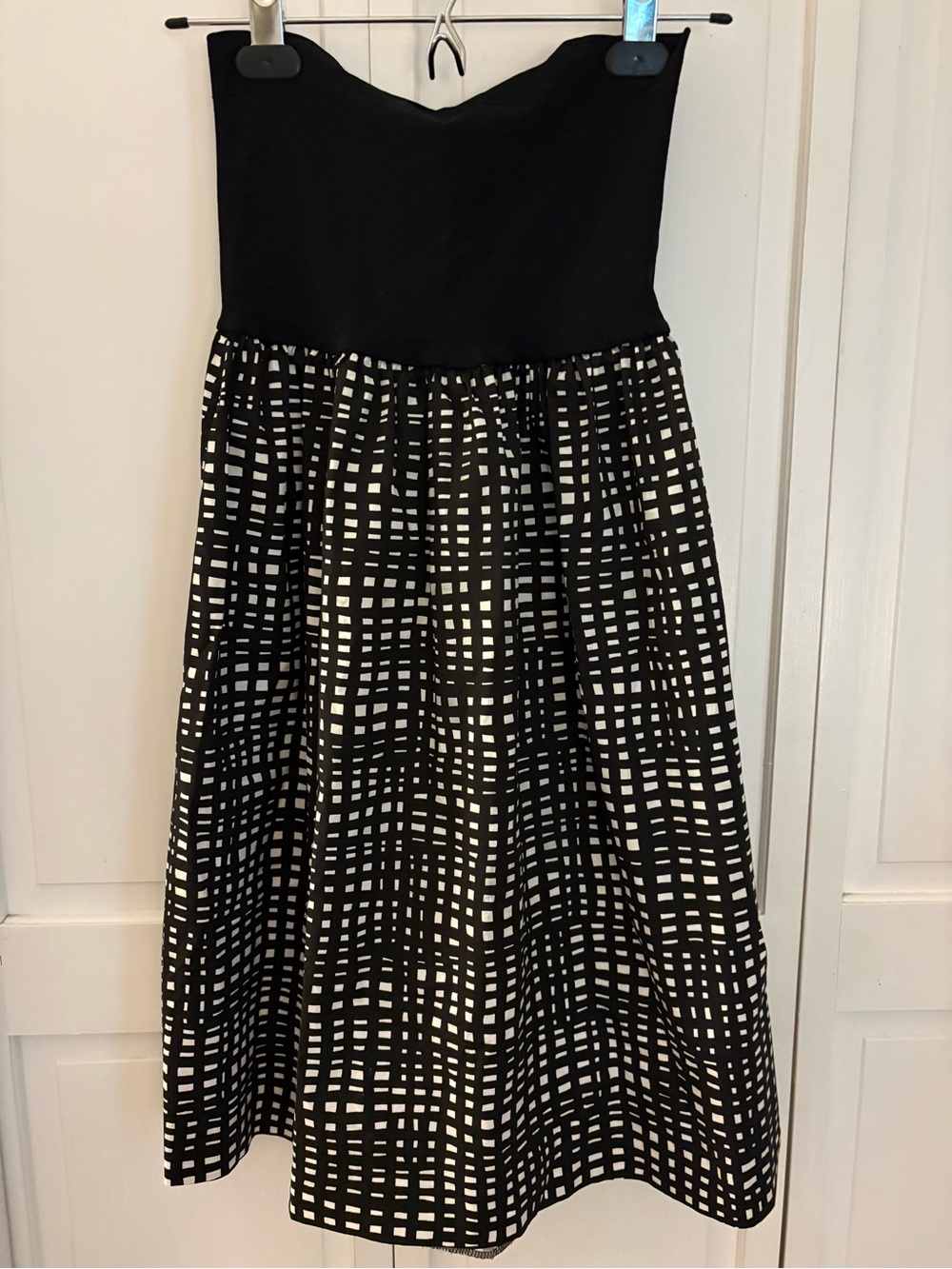 Black & White Patterned midi skirt